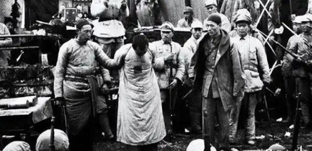 1955年，云南一个妇科医生和人吵架，见吵不过对方，妇科医生急了，竟脱口而出：“