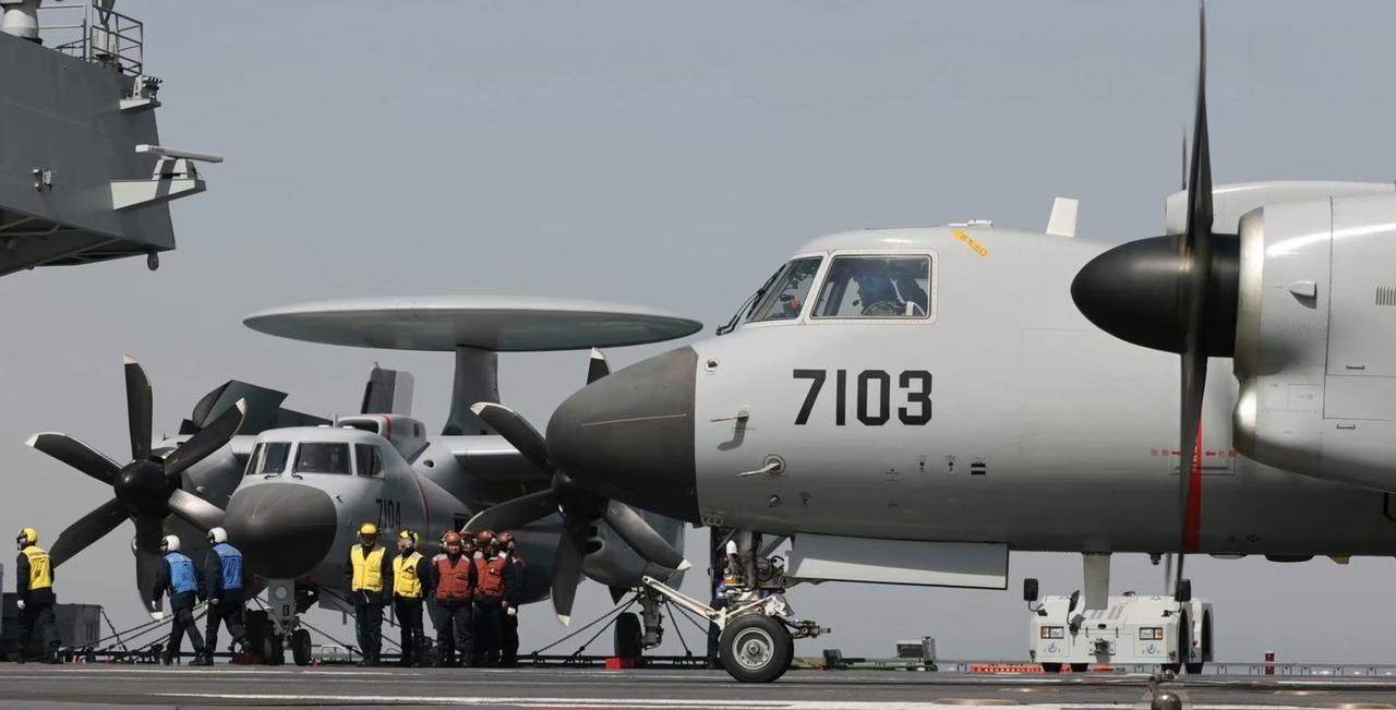 装备欣赏:空警-600最新画面7103、7105机画面流出