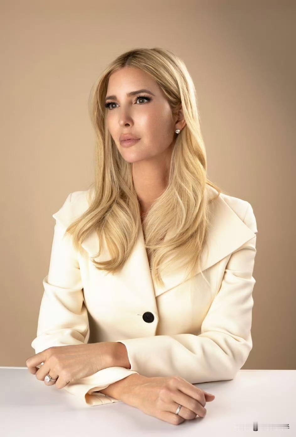 伊万卡Ivanka春节祝福今天，一个新的月球周期开始了。火马年呼唤我们勇气、