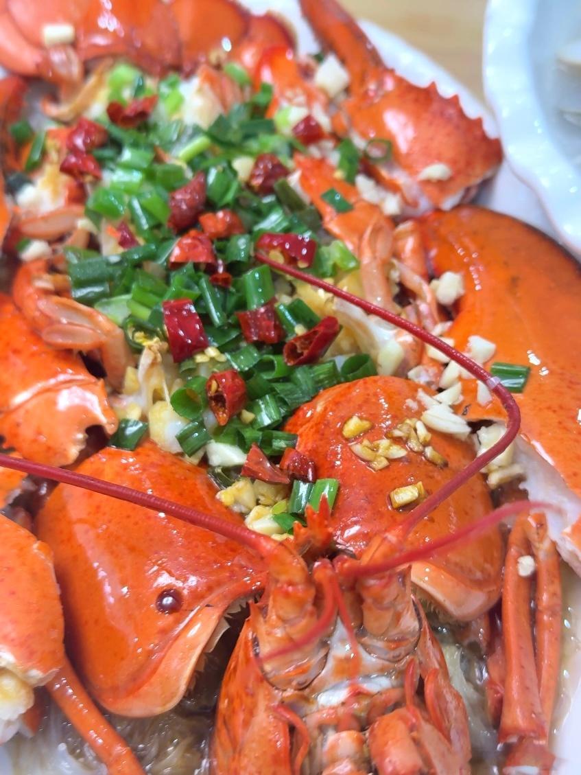 报告这几天每天都在吃7妈做的超级海鲜大餐​​​