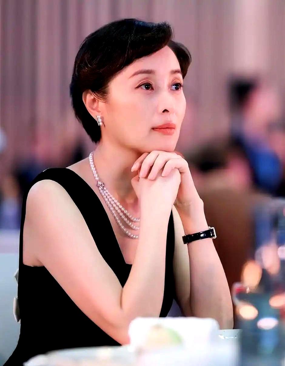 53岁还没结婚、没孩子，照顾84岁瘫坐轮椅的父亲，会有多难？吴越这次真的把很多