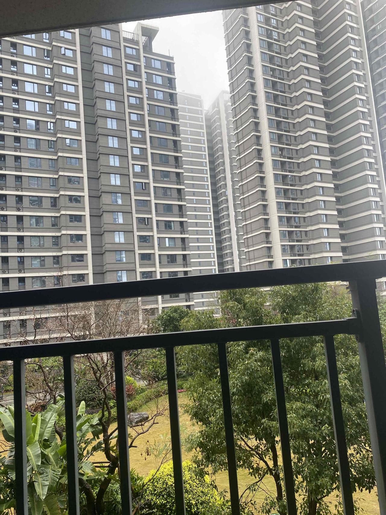 孙子留学归来，执意要开意大利餐厅，竟把爷爷的职工宿舍卖了，以100万成交。这用1