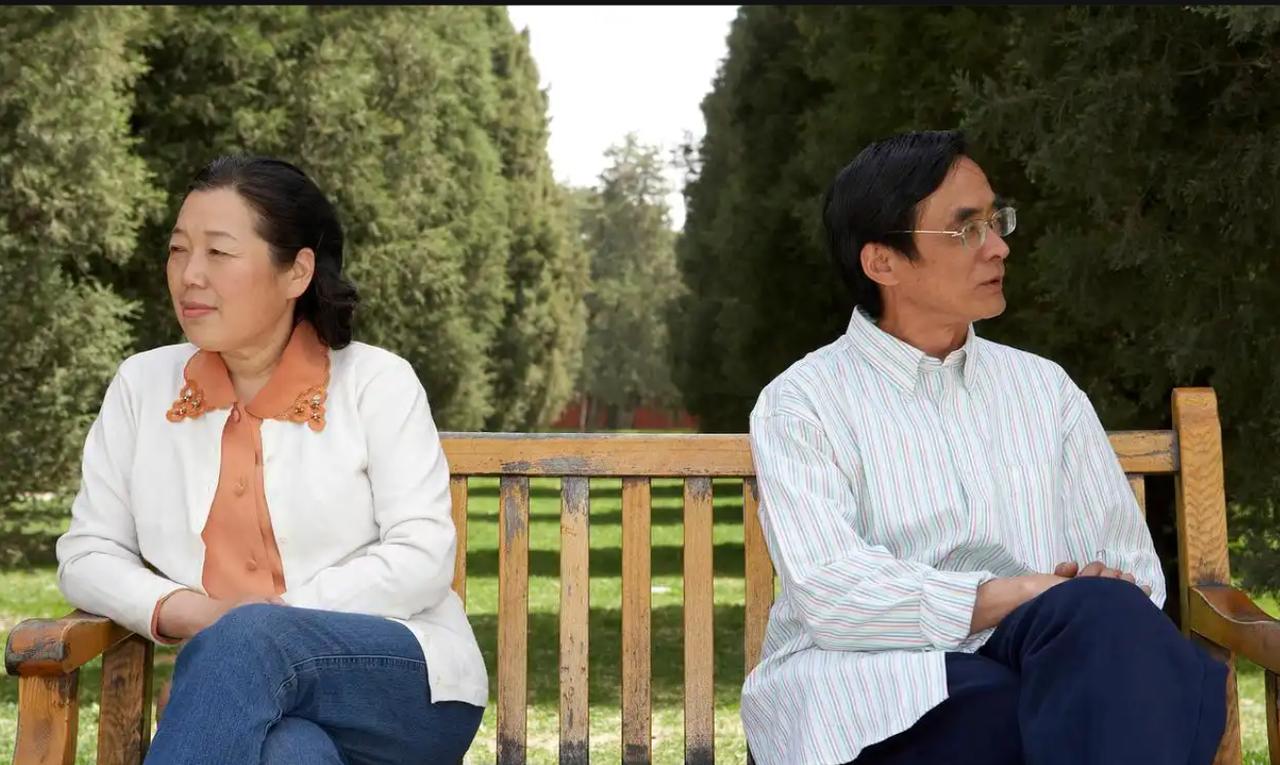 月薪7000全交、下班做饭不鬼混，妻子却痛哭想离婚！全网骂战刷疯了！】昨晚饭局