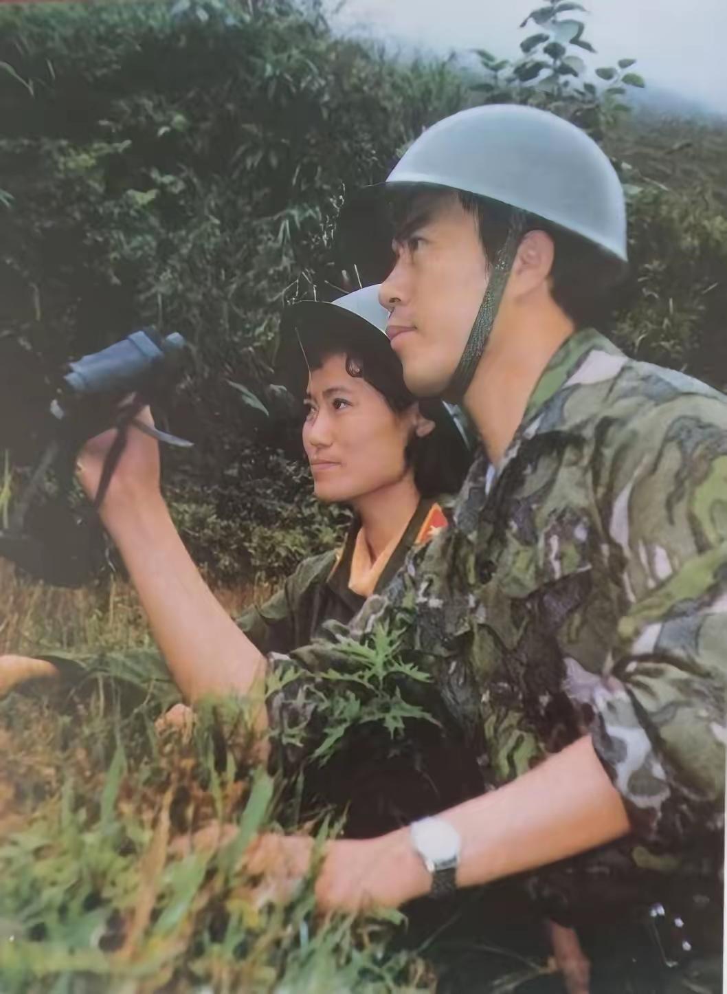 致敬老山前线战地夫妻兵蒋建军、智佳萍老山前线战地夫妻兵，蒋建军、智佳萍同志