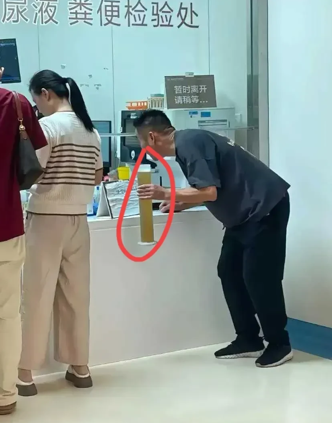 医院里的一幕，不得不说，惊呆了啊。[捂脸哭][捂脸哭][捂脸哭][捂脸哭]