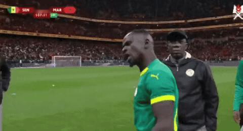 马内真的是球队大腿和精神领袖。今晨的非洲杯决赛，塞内加尔遭遇不公平判罚，89分钟