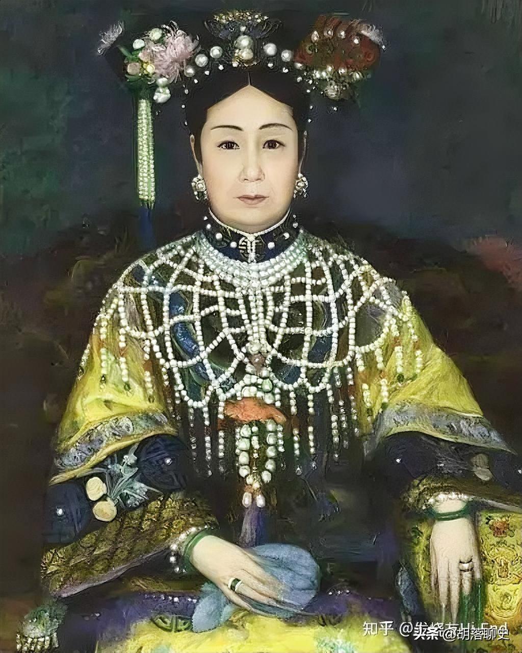 慈禧有多臭美，来看这个画像就知道了！此油画画像由美国女画家卡尔于1904年绘制