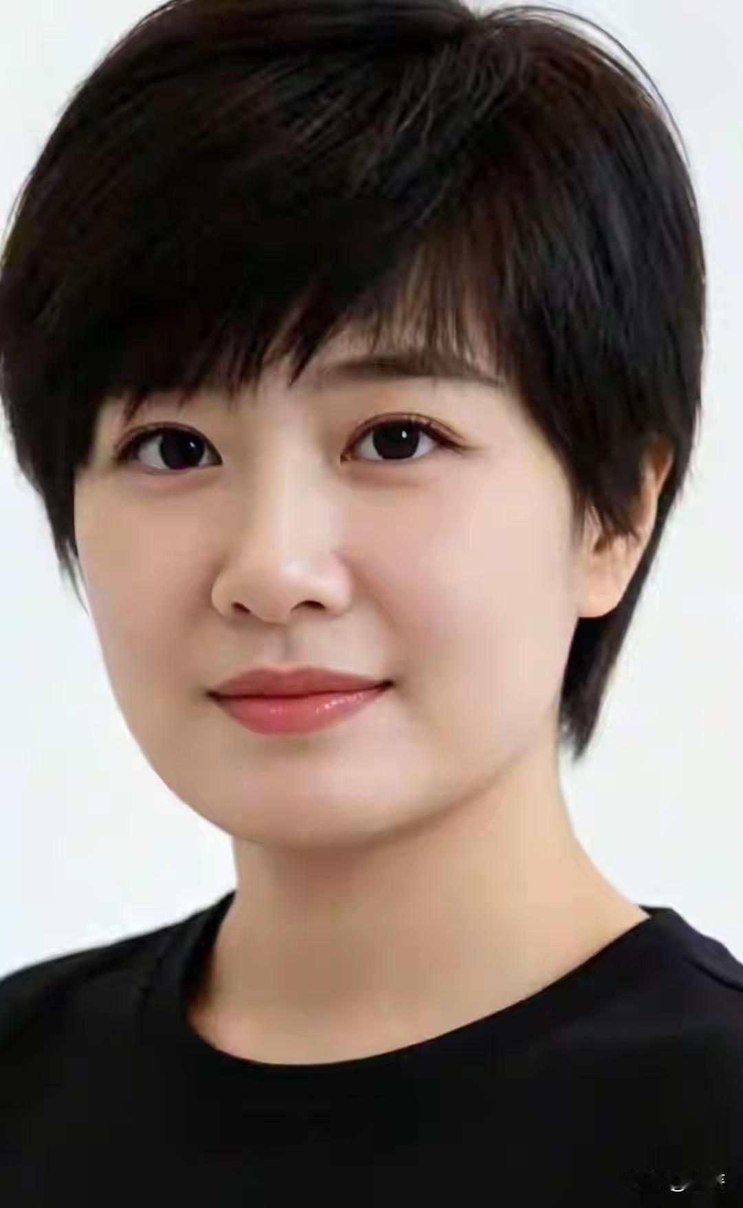 就这么说吧！那个男人又不想娶到这样一个有“旺夫相”的老婆呢？五官清秀，干净利落
