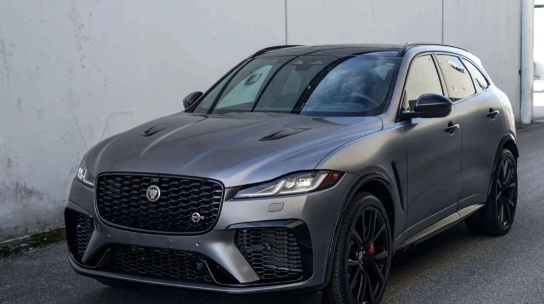 2025年12月19日，英国索利赫尔工厂。捷豹最后一台燃油车F-PACESVR