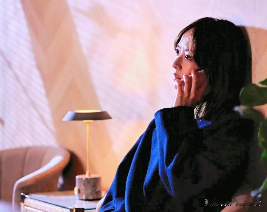 离婚一年后，我再次思念前夫，发了句“在干嘛”，他立马回复：你要是再多说一句话，明