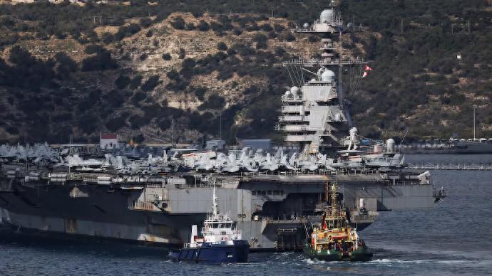 美国航母成了世界笑话？ 谁都没想到，逼疯美国“福特号”航母上4600名水兵的