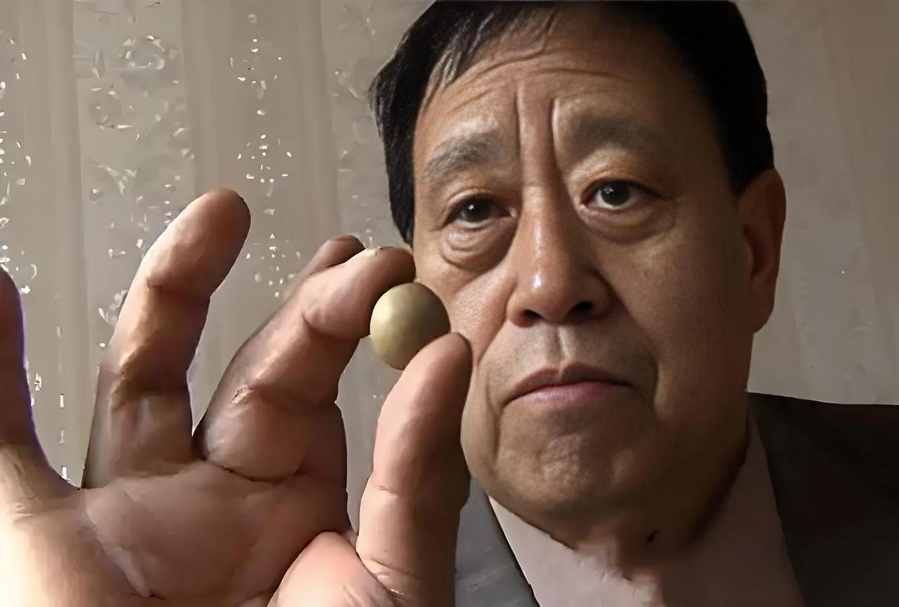 1971年，内蒙古一名退伍军人王占奎，救下一位快要冻死的老人，临走前，老人为了感
