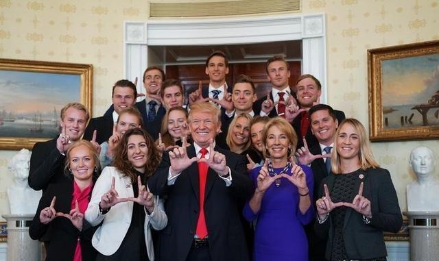 国外没有官员落马是因为没有贪腐？国外不叫落马，叫“合法运作”你有没有想过，