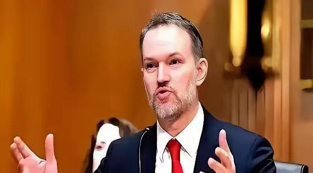 美国拉着50多个国家，想逼我们交出稀土。就在4月9号，商务部直接当着全世界的