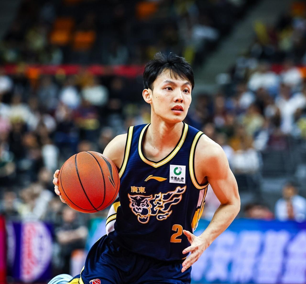 广东宏远首批注册了7名队员，但是新赛季能够为球队做出贡献的只有四人。领衔的无