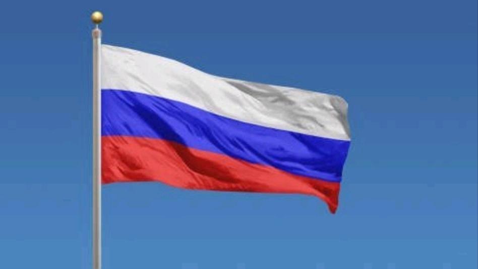 这就好玩了。俄罗斯以美国的方式对付美国，大家可以先回想一下，美国是怎么在战争中帮