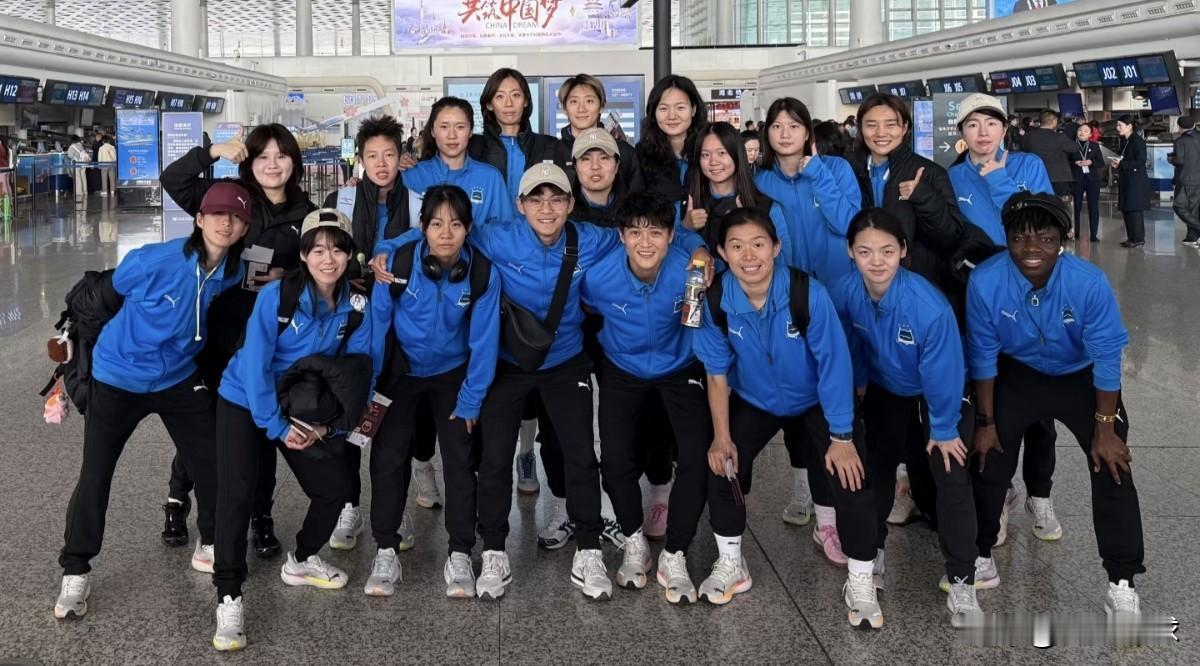 武汉江大女足发兵摩洛哥，出战女足冠军杯！刚刚，王霜领衔武汉江大女足从武汉出发