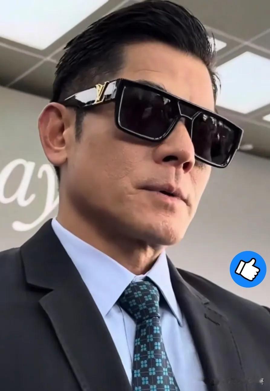别被郭富城的“别墅奖励”骗了!三胎再迎女儿,他的“开心”藏着老派豪门的小心思。