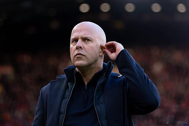 利物浦利物浦连续12场不败，6胜6平，斯洛特暂时保住了饭碗，但利物浦球迷的怒火