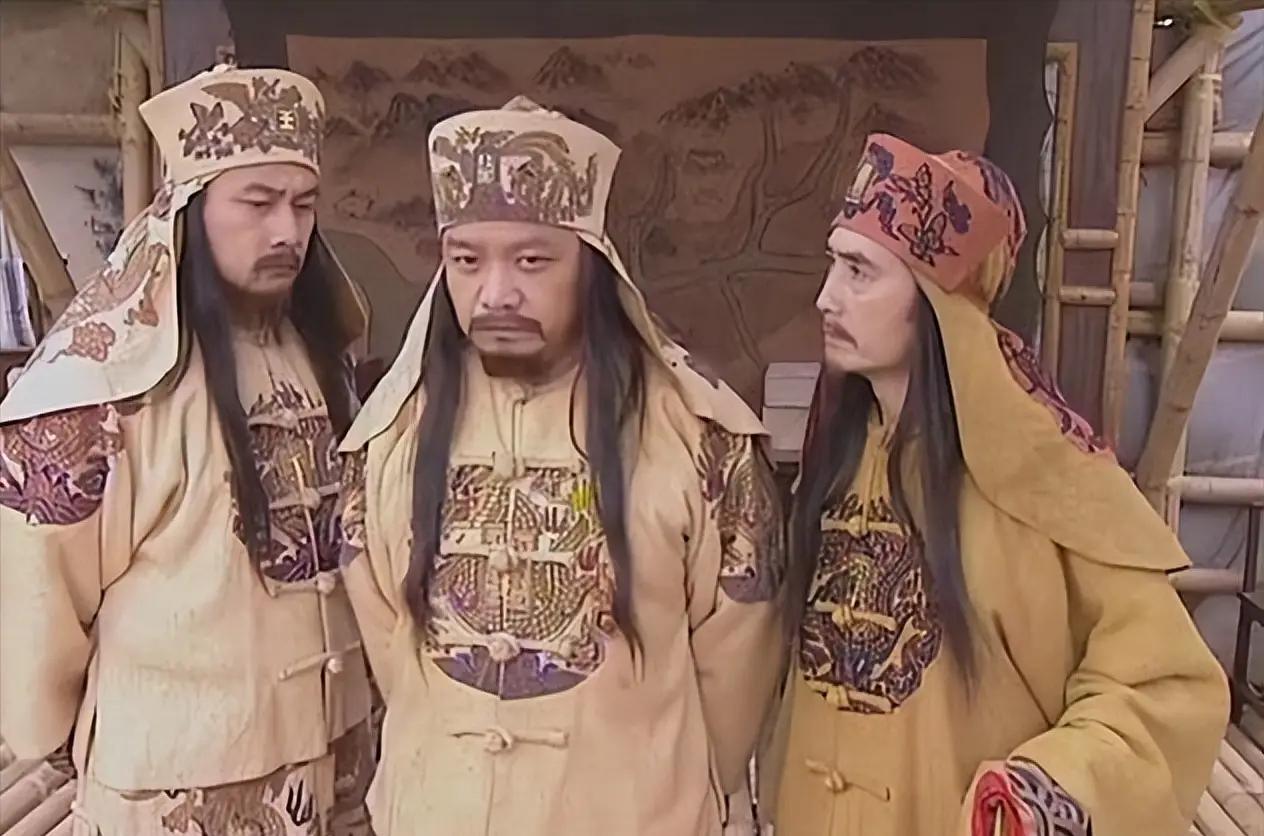一支三千人的队伍，夜色中悄然逼近天京。他们不是外敌，是北王韦昌辉的亲兵。目标明确
