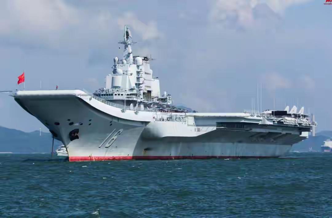 ✨我们中国的第四艘航母就要到来✨🐼一名叫做“何剑”的19岁新兵已经报道。