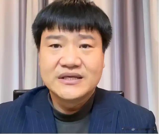 反诈老陈的快手账号被封了，这次封号的原因是“攻击、抹黑其他主播”。老陈这几