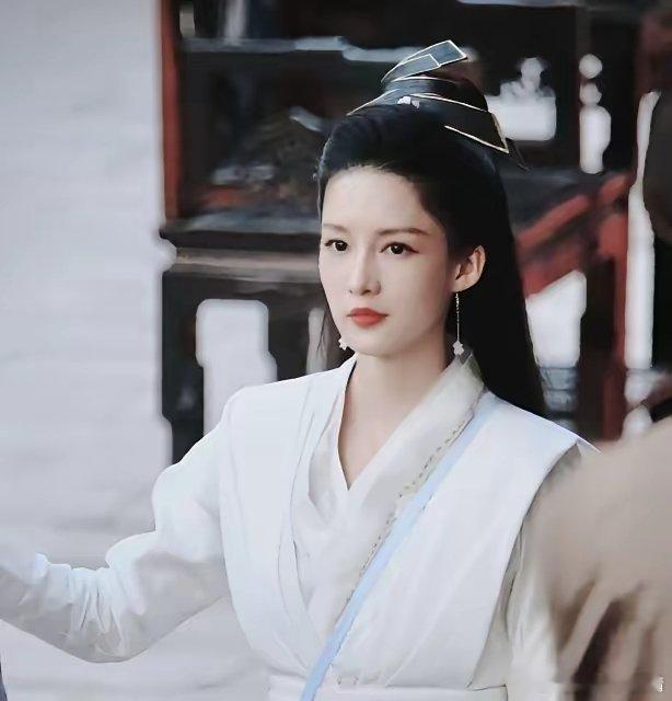 李沁一番剧开始理解陈哲远的压力了！​李沁哪里都好，​但她最近有一个很严重的问题，