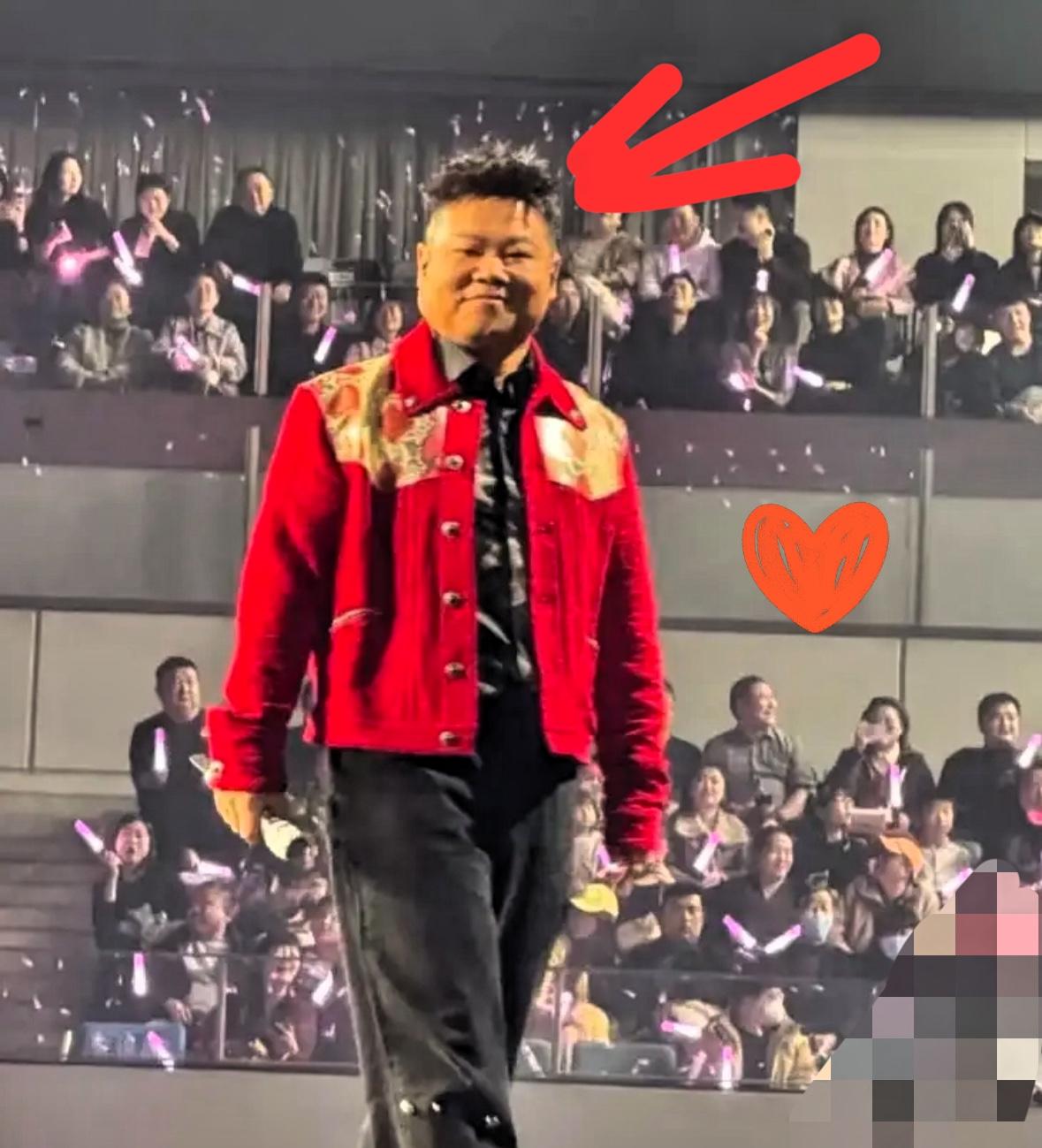 我朋友去看了岳云鹏西安演唱会回来就直接躺那了！我问她怎么了？万万没想到，她摆摆