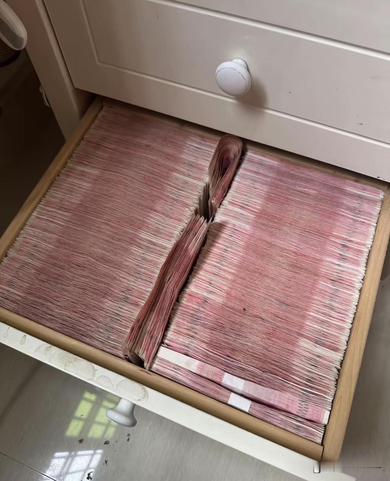 太惨了！！还有2个多月就要过年了，老公问我过年要花的钱存好了吗？我说没有