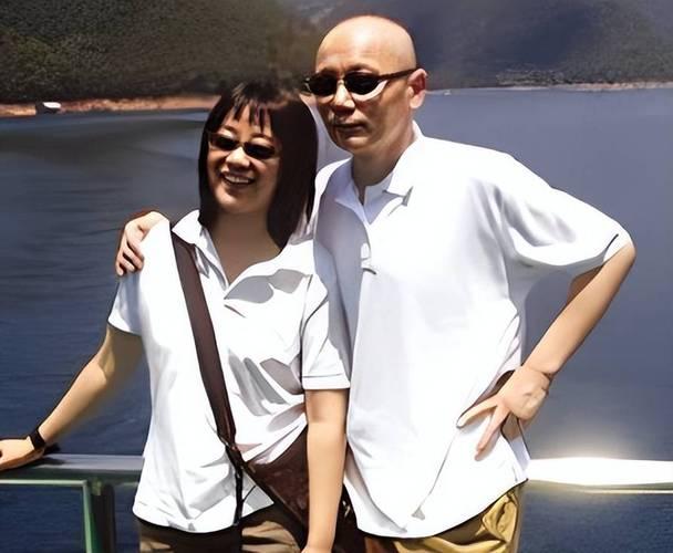 当年，有人问葛优：“优子为什么不换一个更配得上你的女人”他回怼一句：“开玩笑呢吧