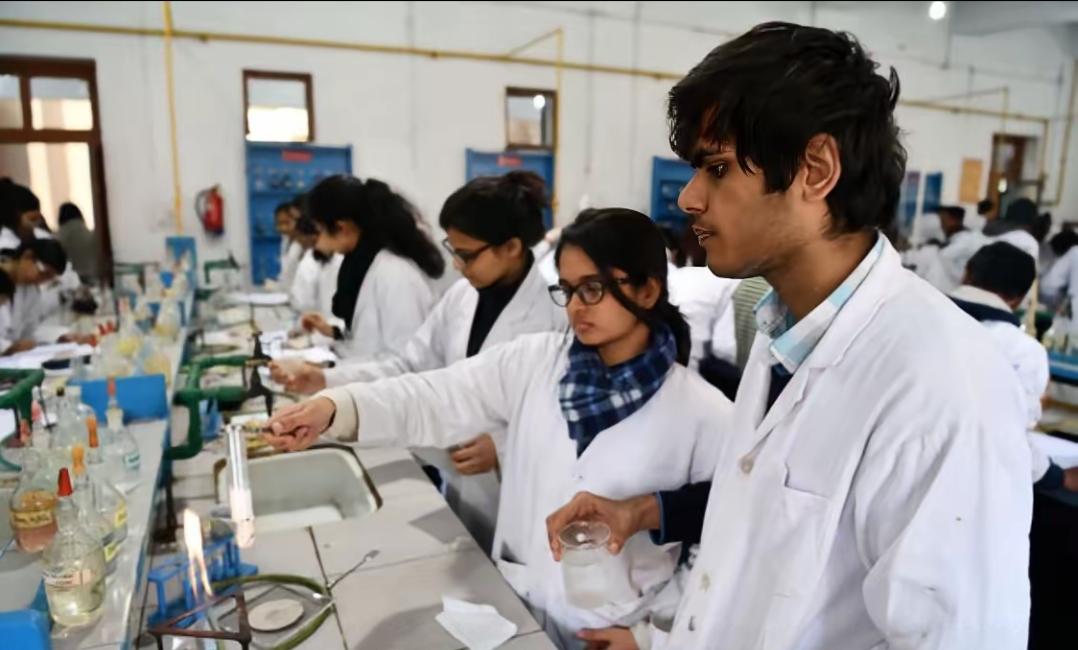 限制在华印度留学生数量？看似“排外”，实则是给国家安全上保险！3.2万在华印留学