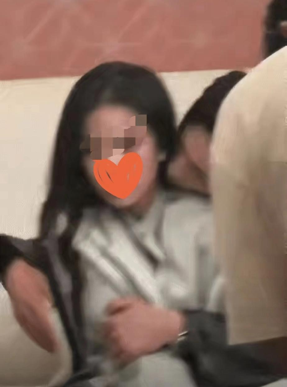 镜头之外的艺术培训：光鲜背后的坑，家长该醒醒了当艺术生在镜头前绽放光彩，当