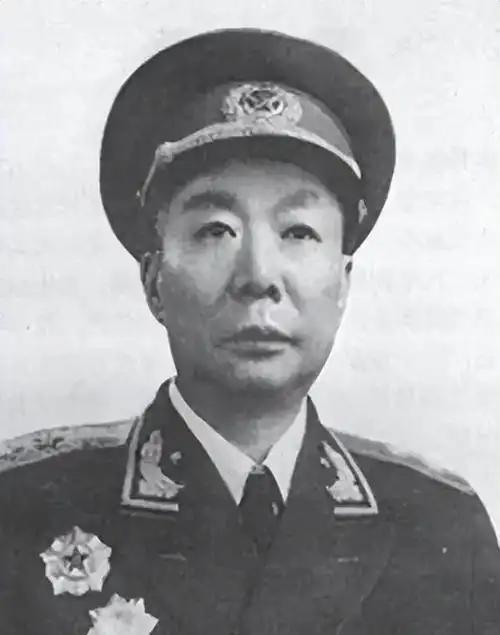 1957年秋，中国代表团出发前，周总理板着脸下了死命令：到了日本，谁都不
