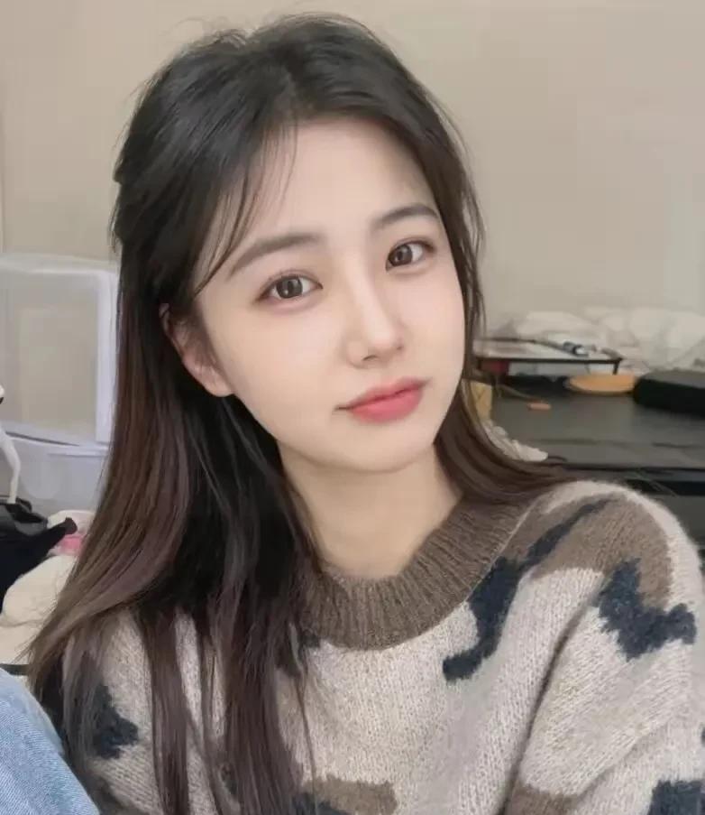 这两天一直刷到大龄美女的视频我不明白她们都是三十好几的人了为啥不着急嫁人