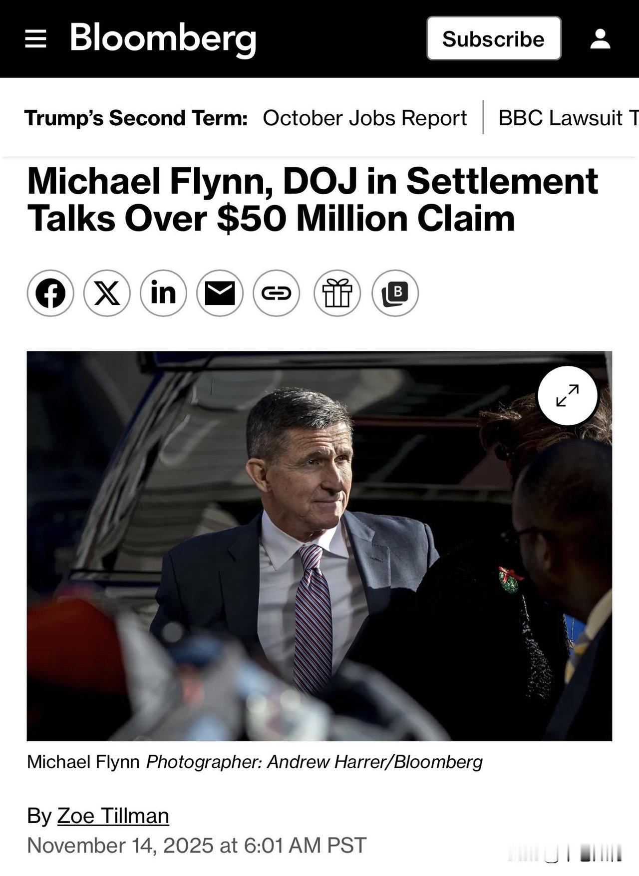 川普当年的国家安全顾问弗林，再一次站在了美国政治舞台的聚光灯下。只是这次，他不再