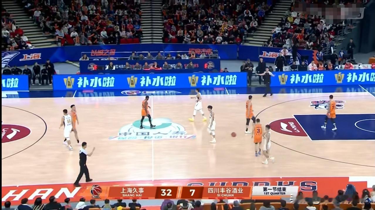 上海久事真是太不懂事了！在今天上海久事主场迎战四川丰谷酒业的比赛中，目前双方的第