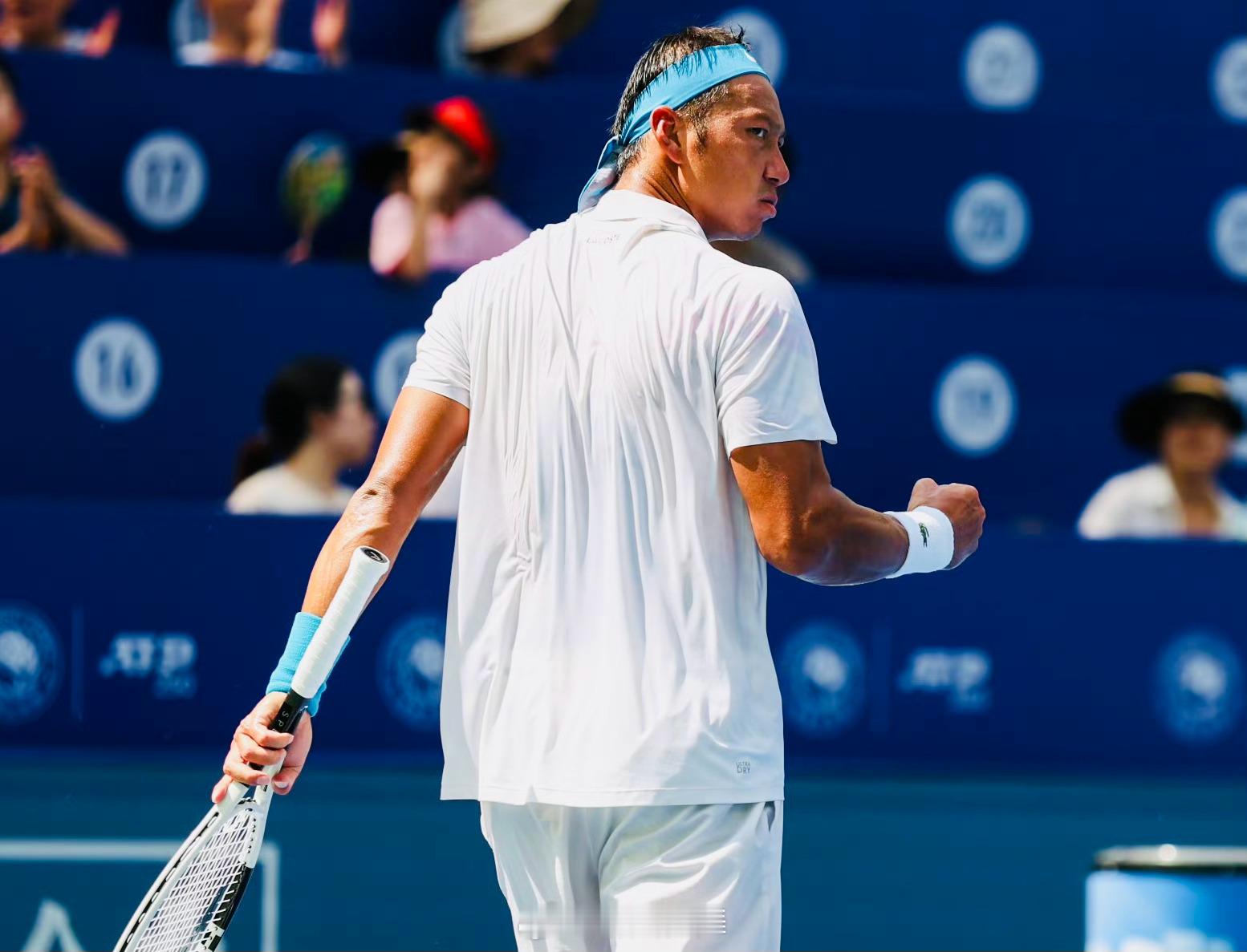 ITF安宁M25第二轮头号种子柏衍🇨🇳以6-2/7-5击败卡斯特努沃🇨🇭