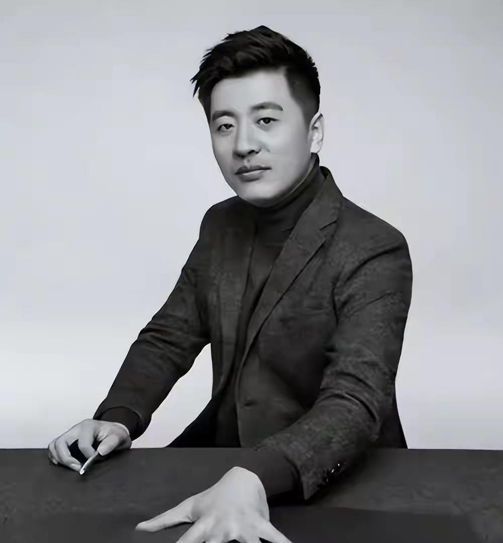 我将严格按照要求，把指定内容放在首段，以犀利又饱含情感的口语化风格续写，围绕张雪