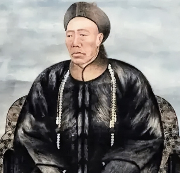 1908年慈禧太后去世，李莲英请求回老家养老。隆裕太后面色不善，心想：“你做了多