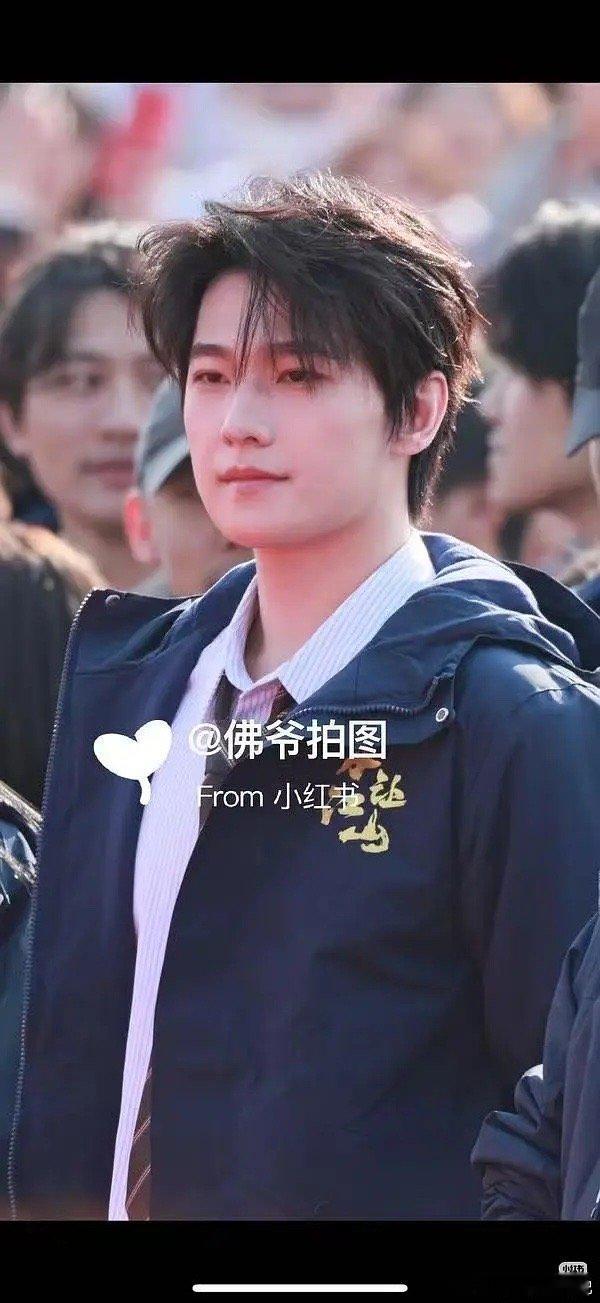 哈哈哈哈哈过年一天吃几顿啊