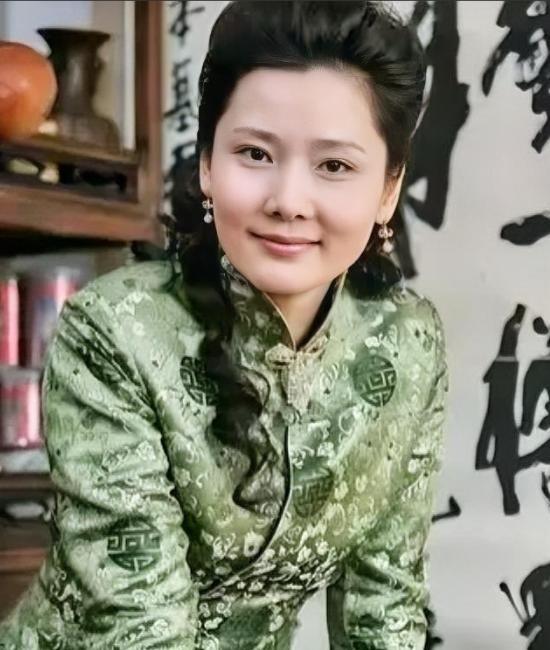 何赛飞说：“为了让我老公有一种踏实感，我的名下是没有一分钱的，我在外头工作，我就