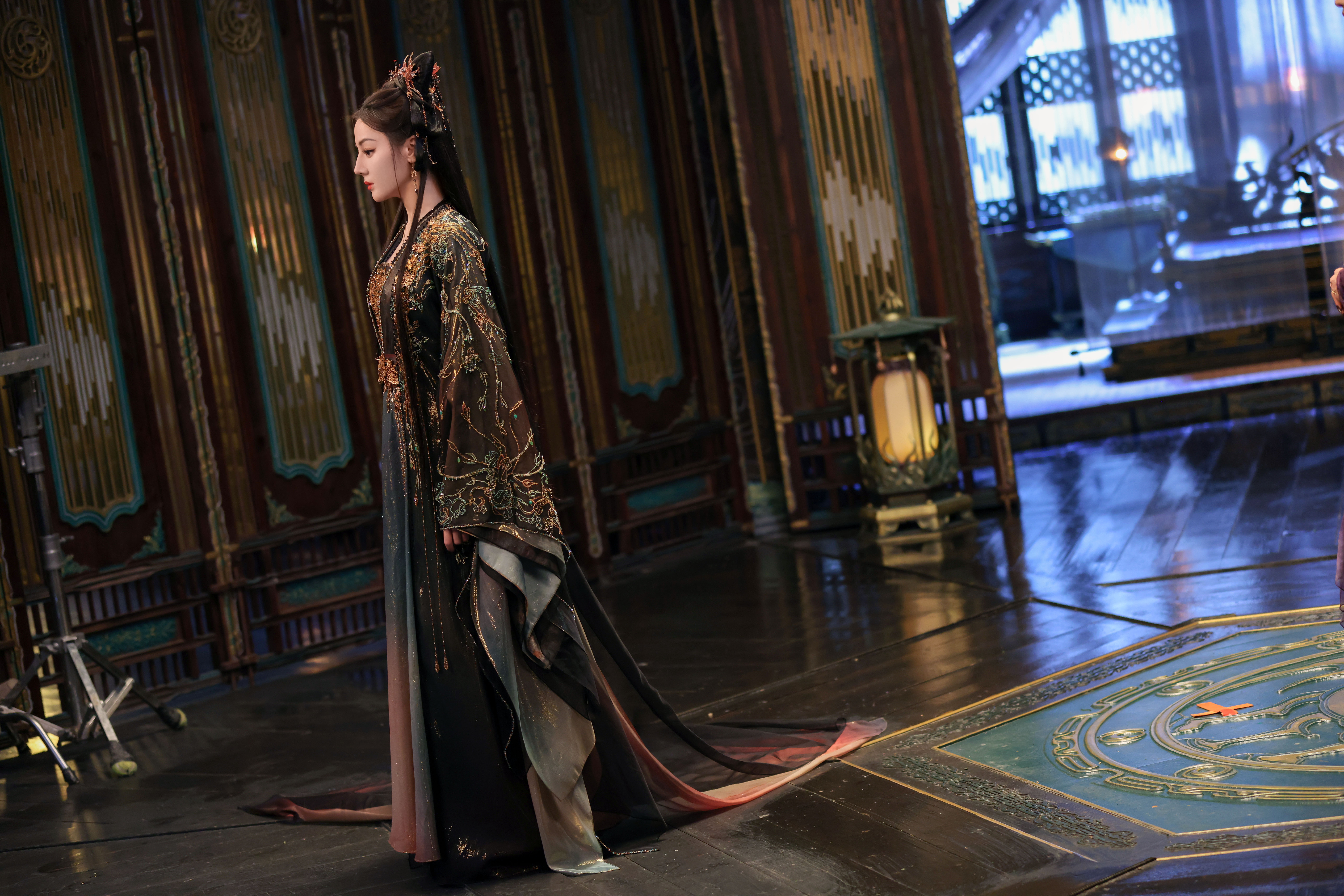 迪丽热巴💫贺思慕的五感体验卡 她已知晓了所有难，也想和命运再争一次。灵主大人的