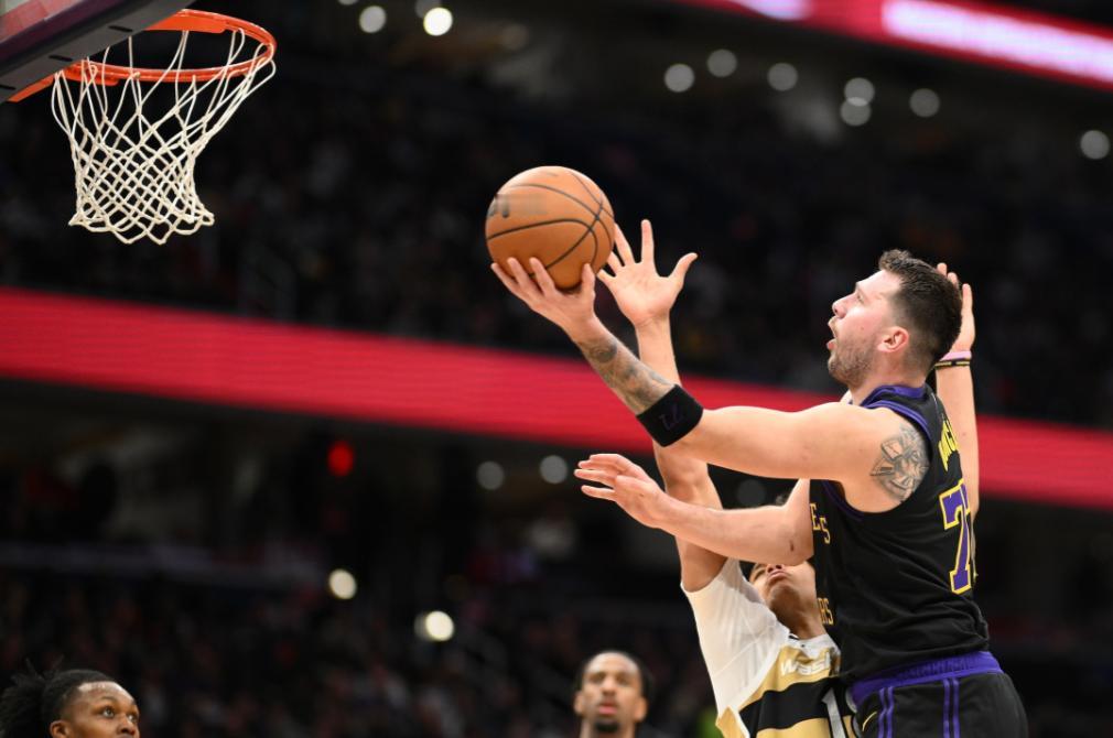 东契奇伤病康复最新动态！湖人G6险胜火箭惊险晋级，他复出却彻底没指望了！