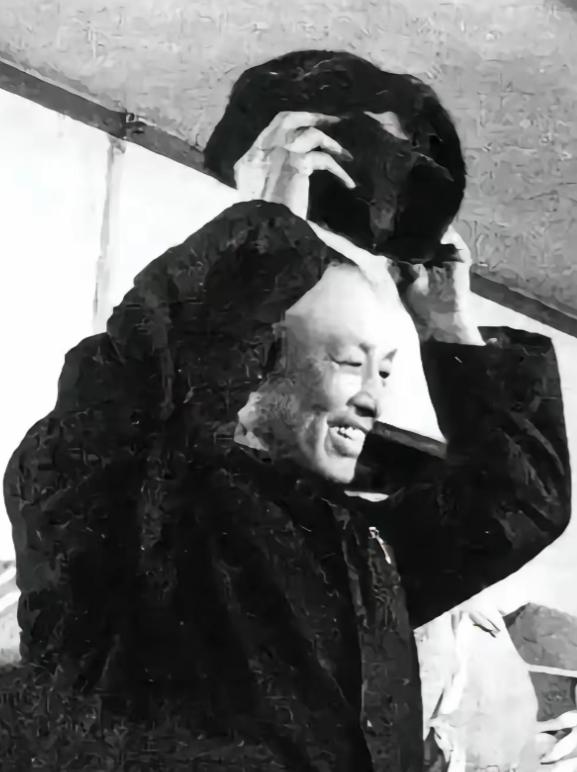 1975年，周养浩被特赦，重获自由后，国家允许他去任何地方，周养浩说：“我想去台
