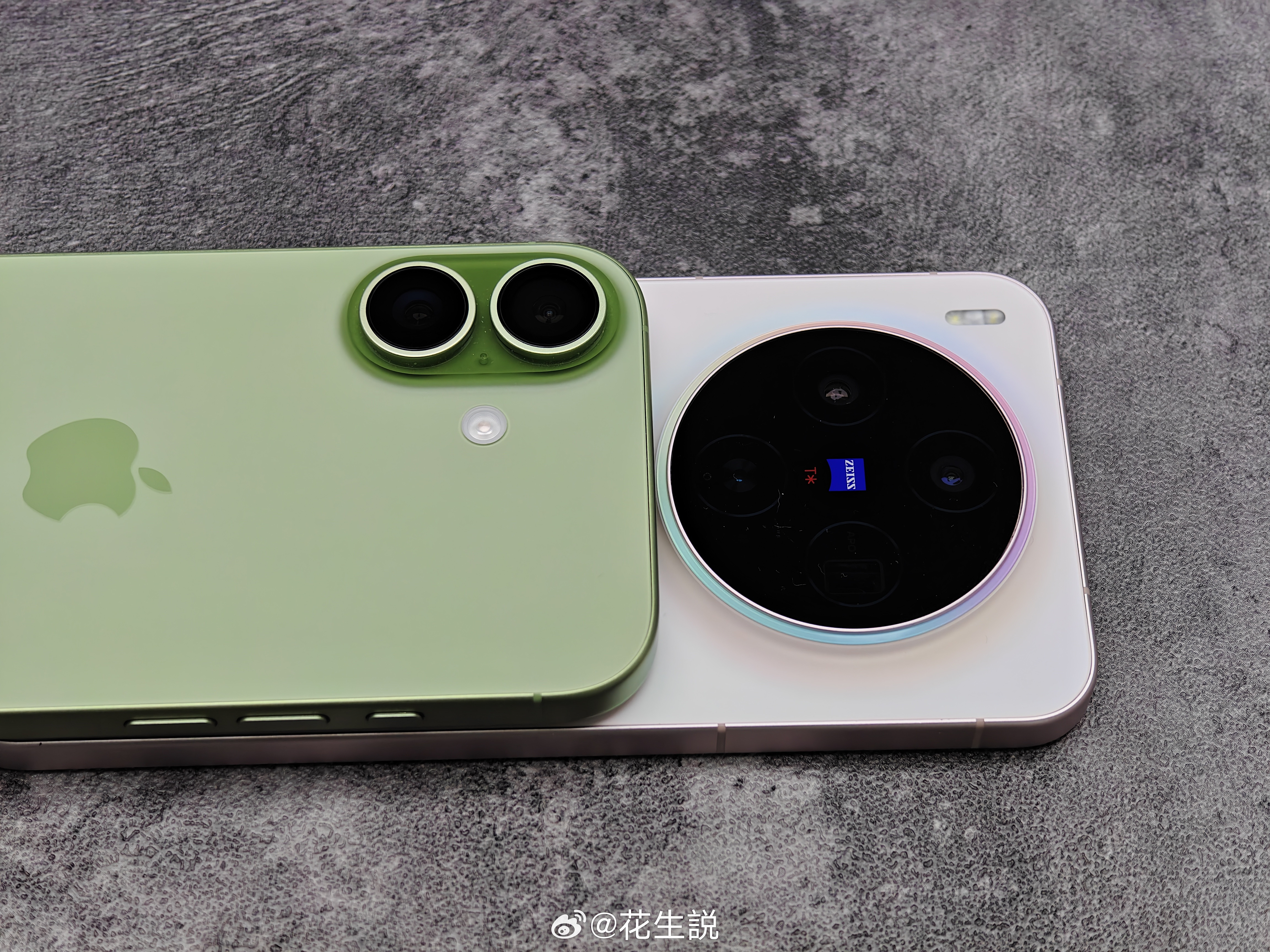 到头来，小屏旗舰里还是iPhone17手感最好，因为国产得堆电池，堆影像，堆电