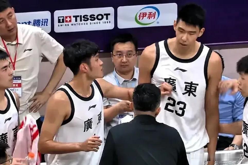 请你珍惜教练骂你的机会吧~当教练不在说你的时候就证明你已经没有价值了！谁会对没有