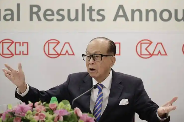 长和市值蒸发781亿,次子李泽楷现身北京,李嘉诚终于坐不住了?