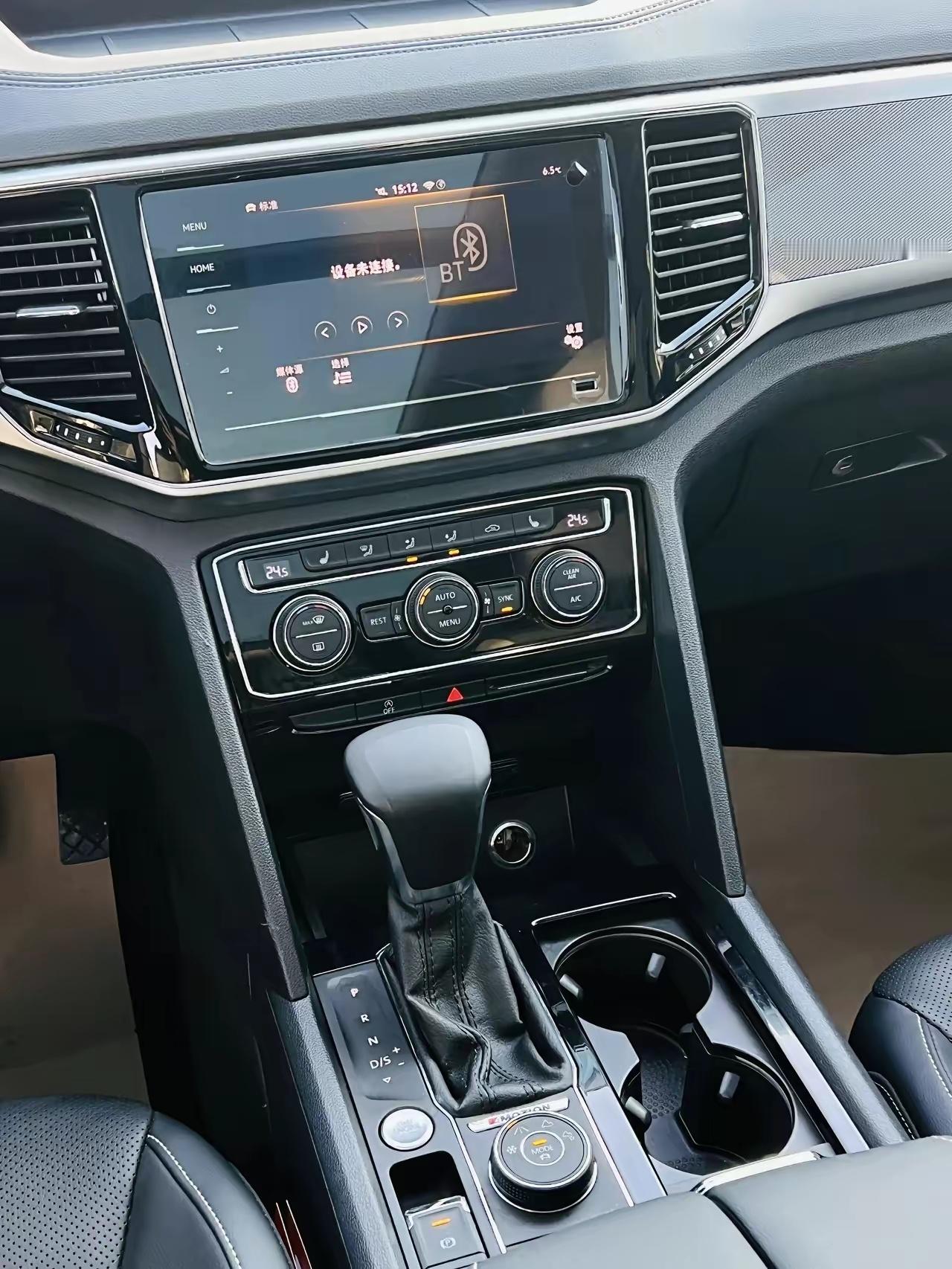 借了老款途昂开了一天，只能说，彻底打消了我买中大型SUV的想法。亲戚那辆380四