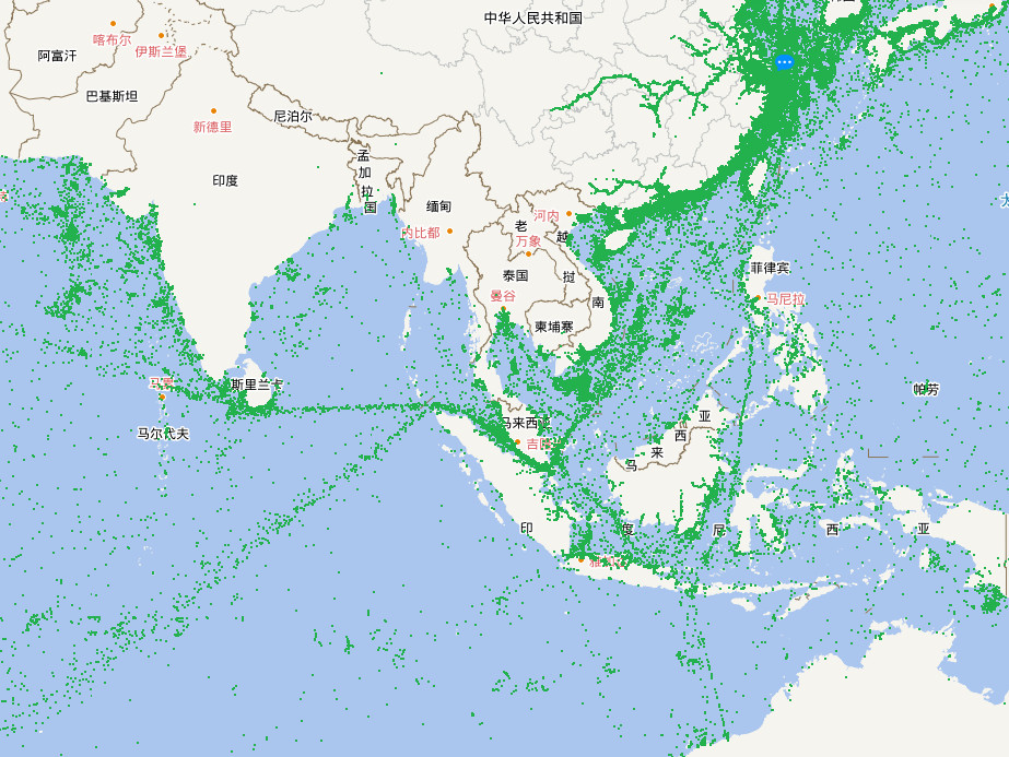 战争爆发前和刚刚爆发那阵启航的最后一批油轮正在越过马六甲海峡进入南海，东亚诸国可