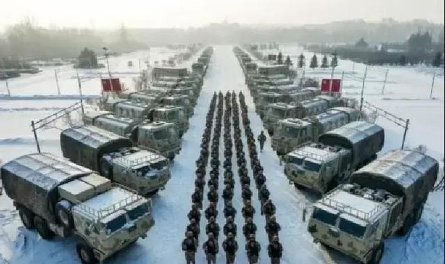 近日有人预测，中美局势紧张，美军是否会对中国发动全面轰炸。实际上，这种想法纯粹童